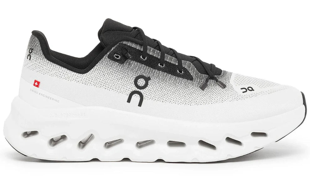 On Cloud _ Black/Ivory