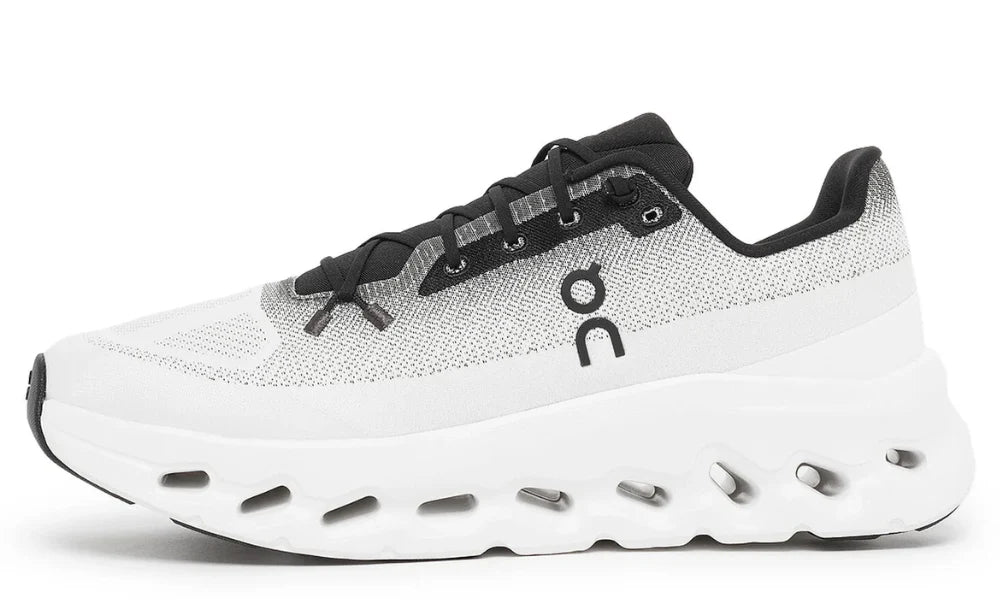 On Cloud _ Black/Ivory