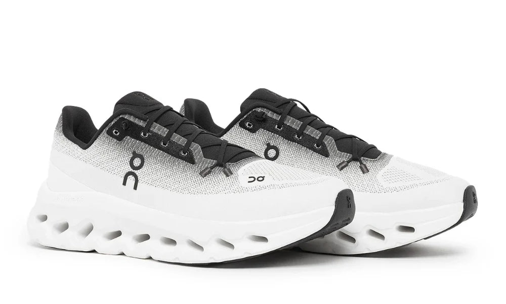 On Cloud _ Black/Ivory